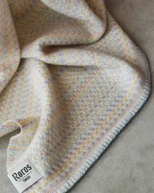 Juli – Pastel – Pledd