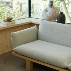Less Sofa 255