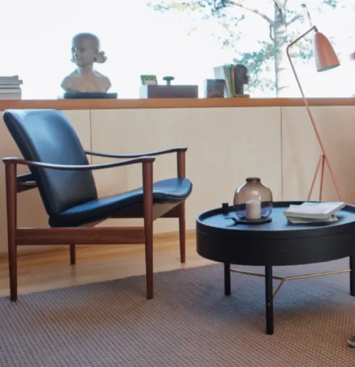 711 Lounge chair